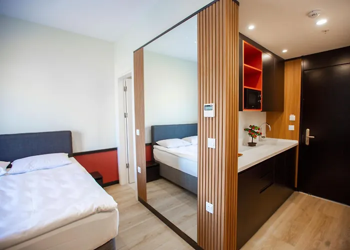 Mediterrian Business By Holidaykeys *