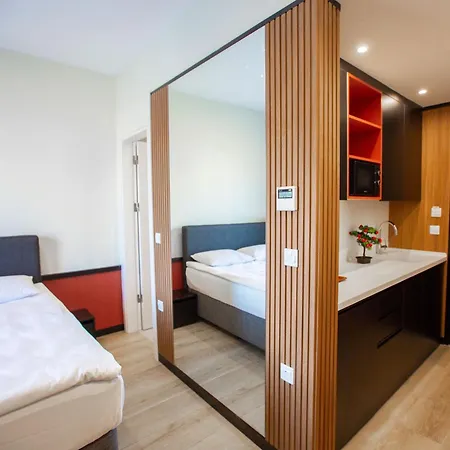 Mediterrian Business By Holidaykeys *